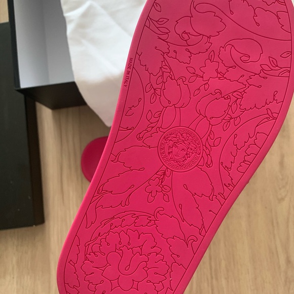 Versace Slides - Hot Pink w Gold - Picture 6 of 7
